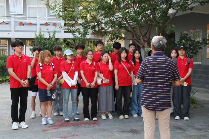 三下鄉(xiāng)|西安建筑科技大學管理學院赴西北五省39市調(diào)研戲曲生存現(xiàn)狀及創(chuàng)新發(fā)展研究暑期社會實踐團抵達漢中龍江文化站開展戲曲調(diào)研活動