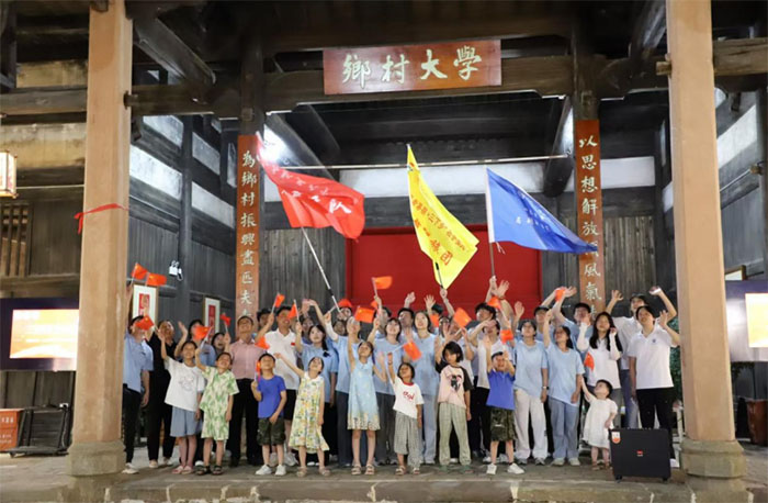 江西科技學(xué)院“源”夢智旅團：青春足跡印紅土，校村聯(lián)心譜新篇