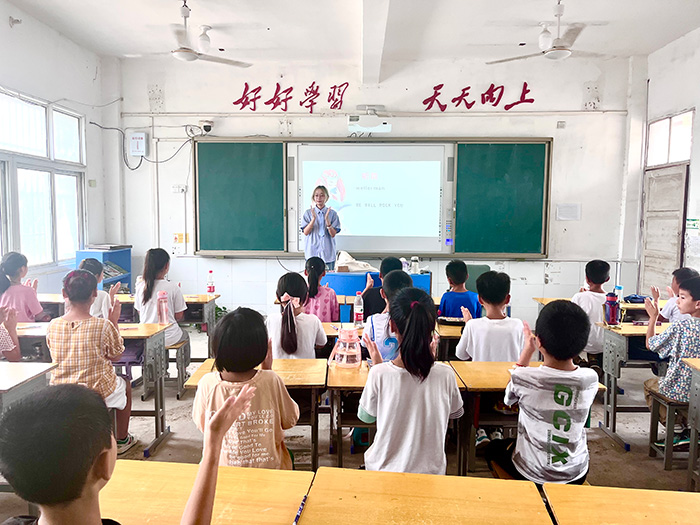 南京財經(jīng)大學(xué)：音樂撥動心弦，溫情律動精彩