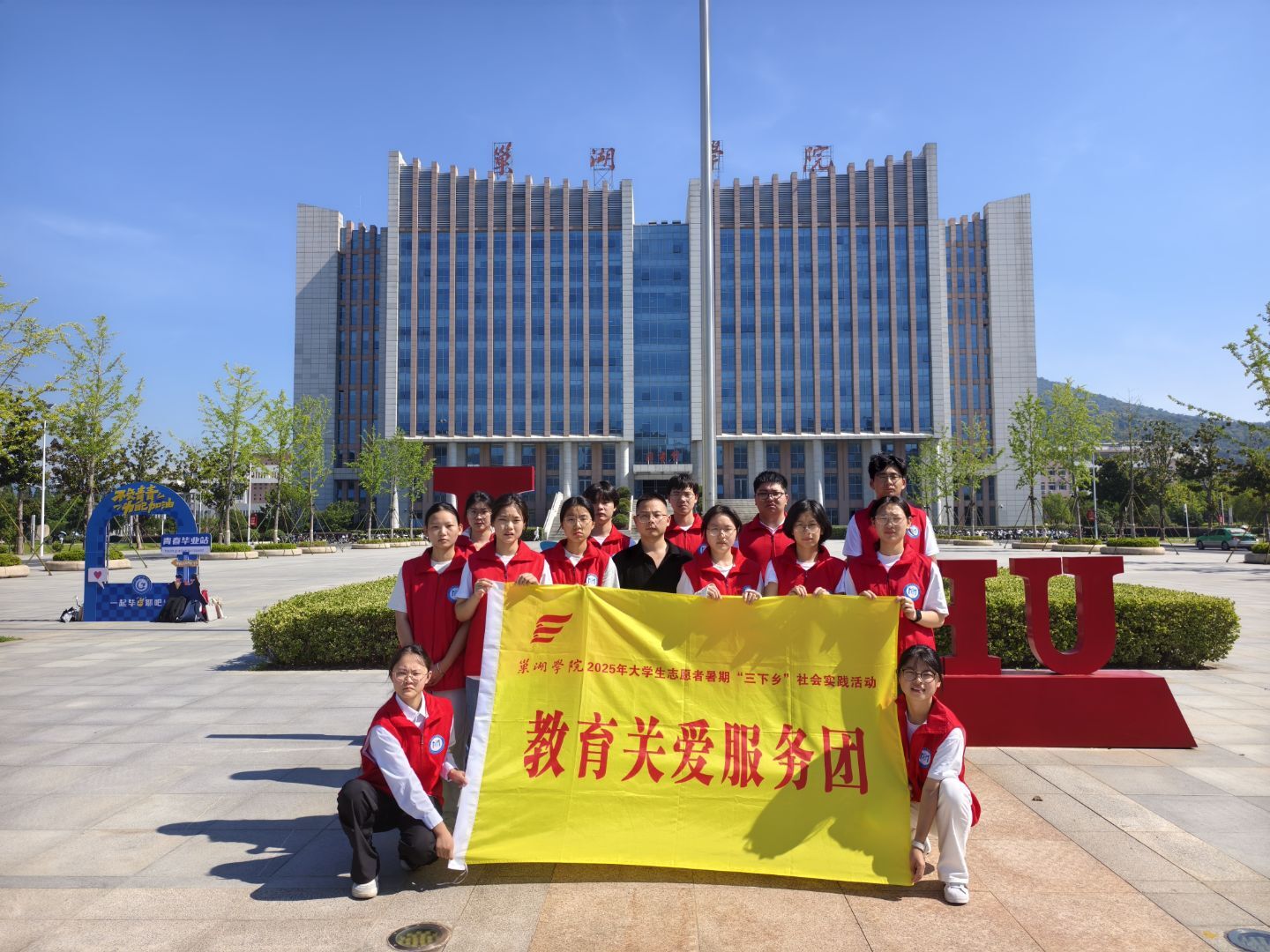 九旬 “守?zé)羧恕?與一群年輕人的邂逅，鄉(xiāng)村教育的星火，這樣燎原