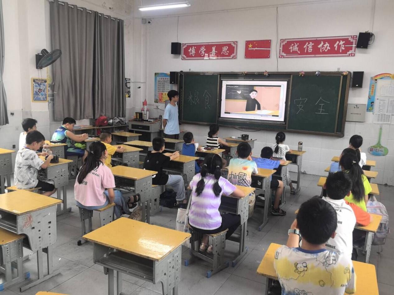 “播種知識之田，守護糧食之安”武昌理工學院云夢書韻志愿服務隊開展“糧食安全”主題特色課程