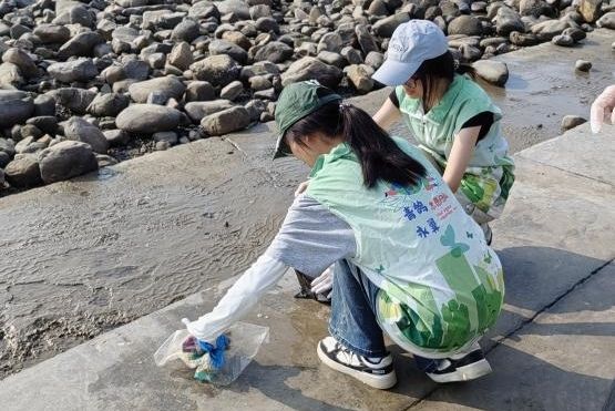 天津科技大學“青鴿永翼”實踐團赴天津多地開展綠色發展主題活動