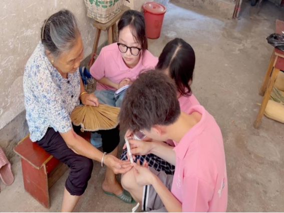 湘南學子下鄉支醫助老行：攜本草匠心，為銀齡送“健康禮”