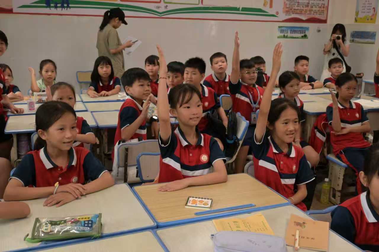 陽江鎮中心小學：海椰服務隊帶來別樣醫學課