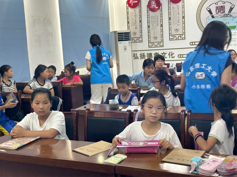 法治陽光照鄉村 普法溫情護童心——筑夢小魚實踐團深入菏澤開展未成年人權益保護