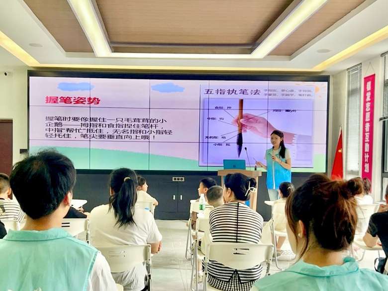 【暑期“三下鄉”】景德鎮陶瓷大學“墨韻傳薪”社會實踐隊赴景德鎮市開展社會實踐