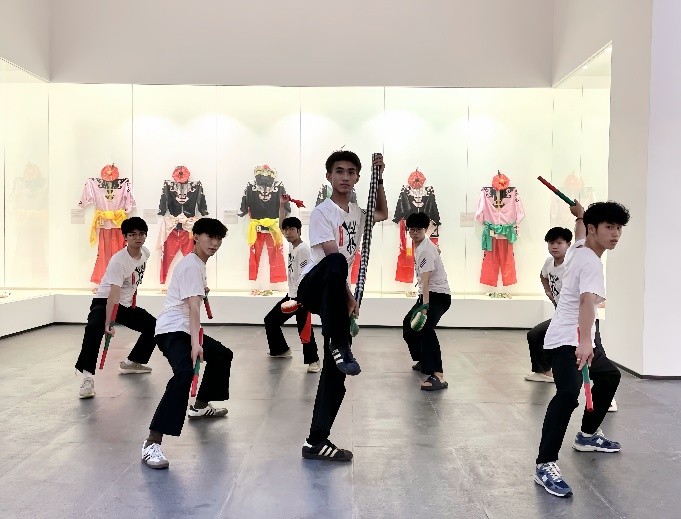 廣東省外語藝術(shù)職業(yè)學(xué)院：筑夢(mèng)甲子情，英歌傳承少年志