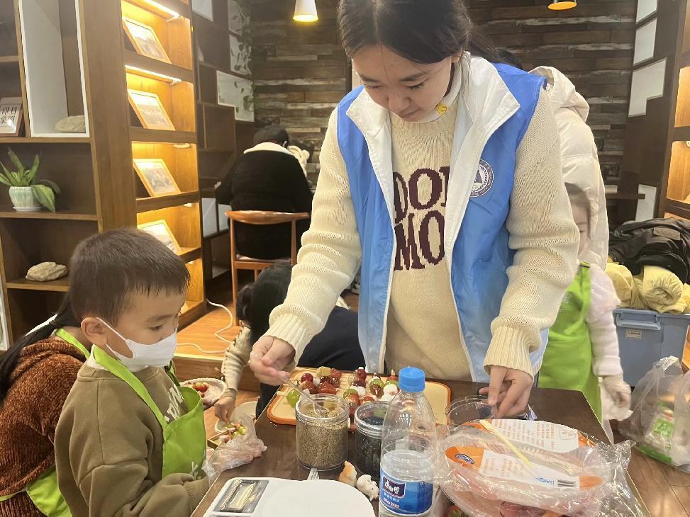 甜蜜“串”播文化，樂享童趣“食”光