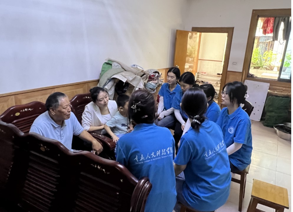 重慶人文科技學院 | 聆聽老兵參戰故事，共筑愛國主義精神