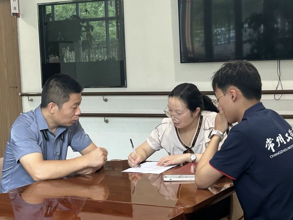 銀發談情·青春說愛——常州工學院經濟與管理學院長者公寓行