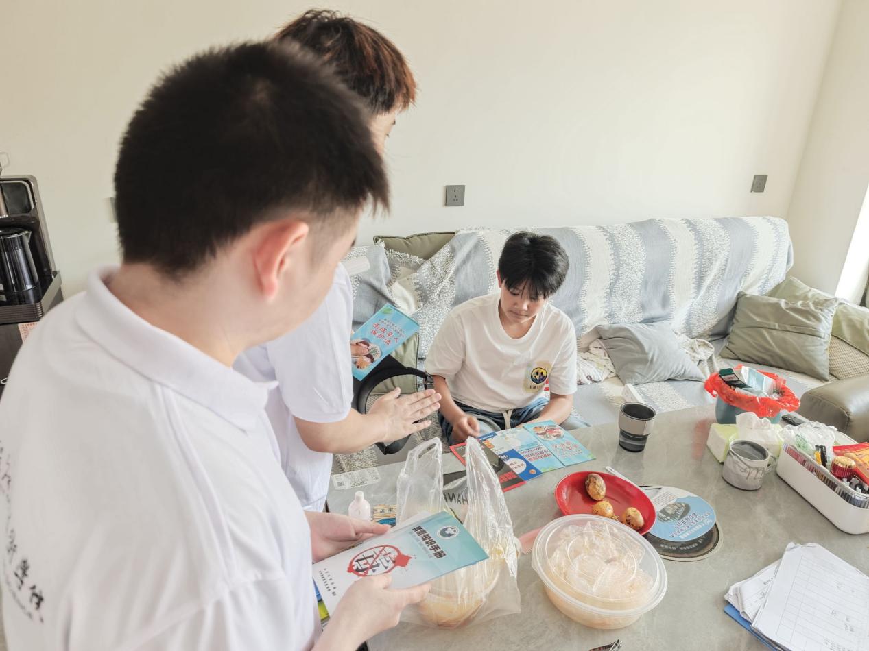 青春磚瓦筑防線，禁毒知識入社區(qū)