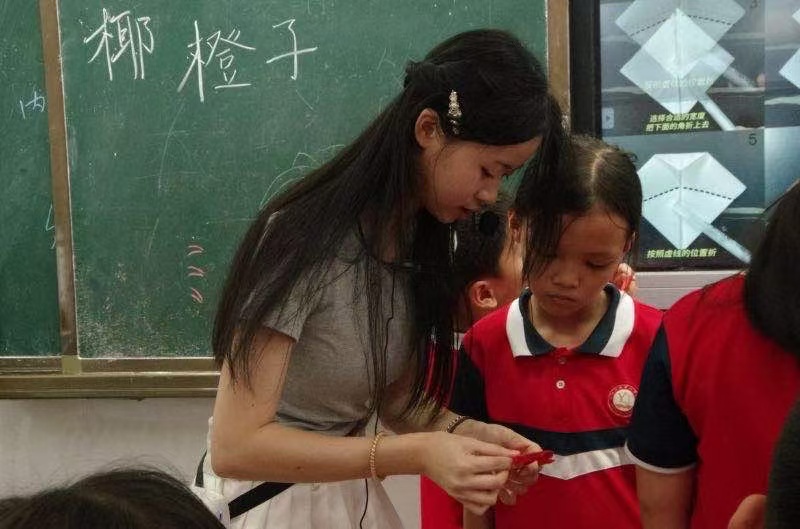 陽江鎮義教：海椰志愿隊傳遞知識與夢想