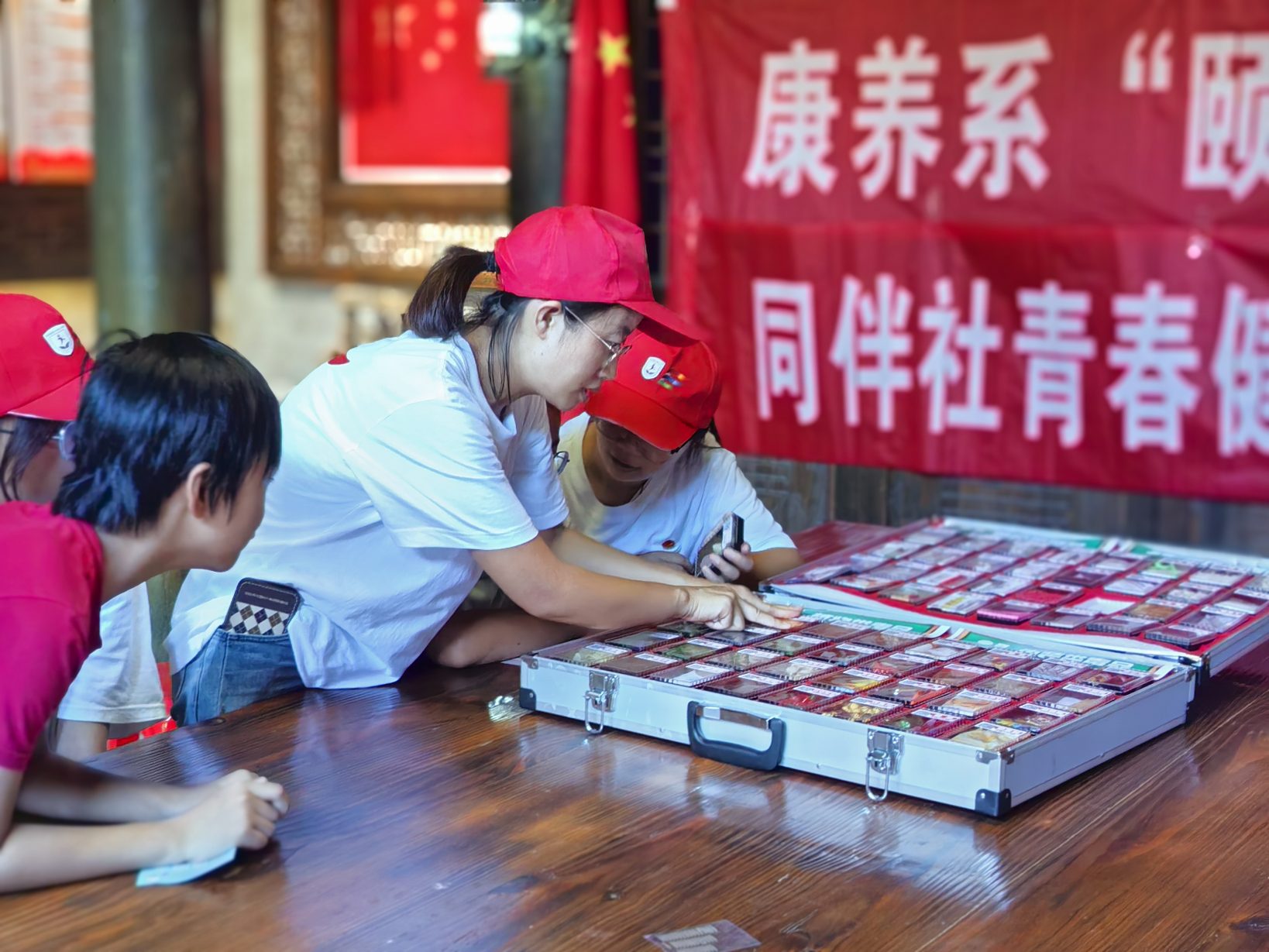 禁毒知識進金溪，藝術繪夢伴成長：南昌健康職業技術學院學子三下鄉入鄉伴童心