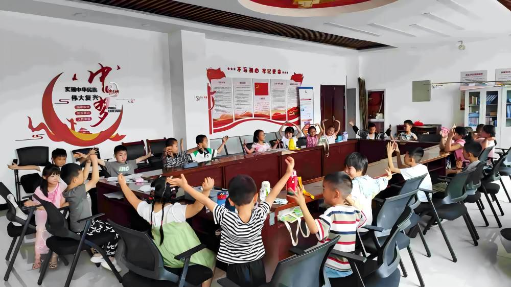 西安科技大學高新學院學子三下鄉：沃土守候，微光留夏