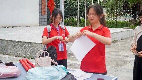 多彩民族風，特色游戲樂。