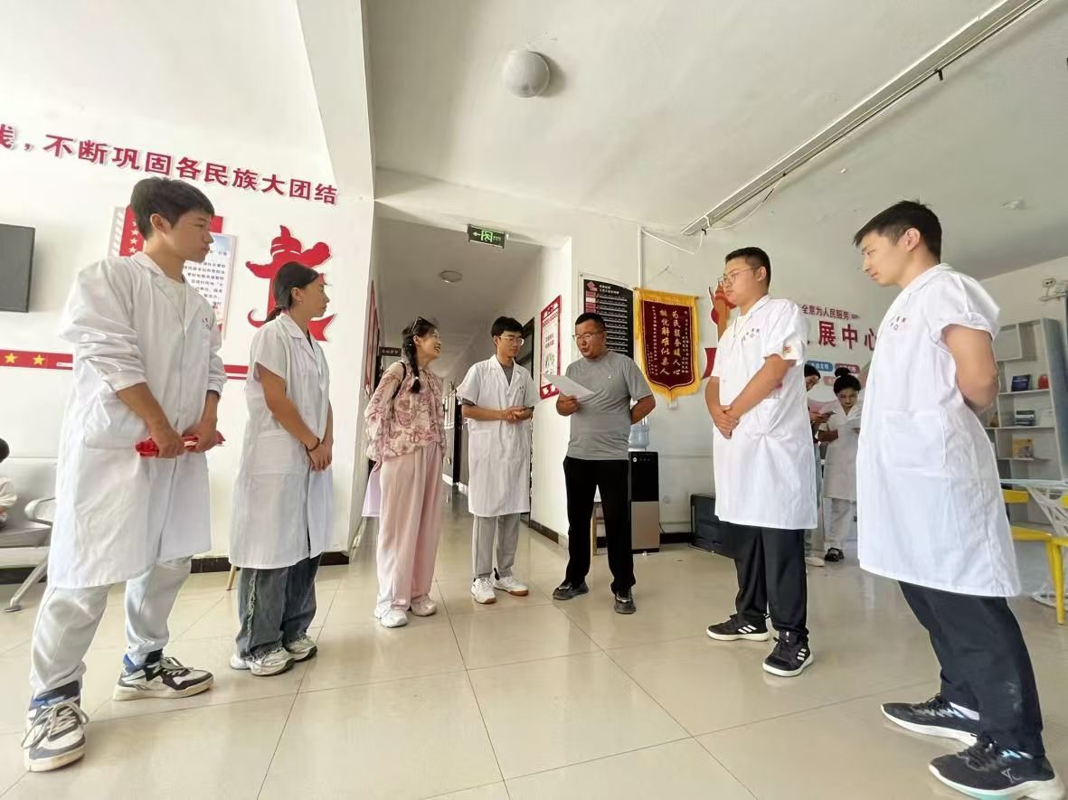 醫(yī)路偕行護健康，續(xù)寫愛心新篇章
