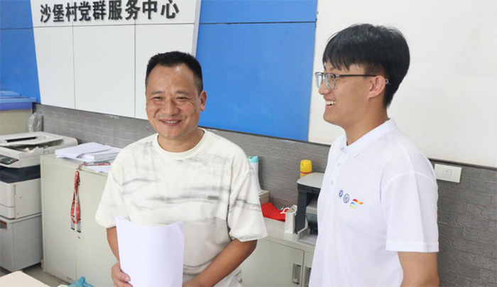 萬靈探秘第五彈——三下鄉“變形記”：大學生白天當“清潔工”，晚上做“主播”