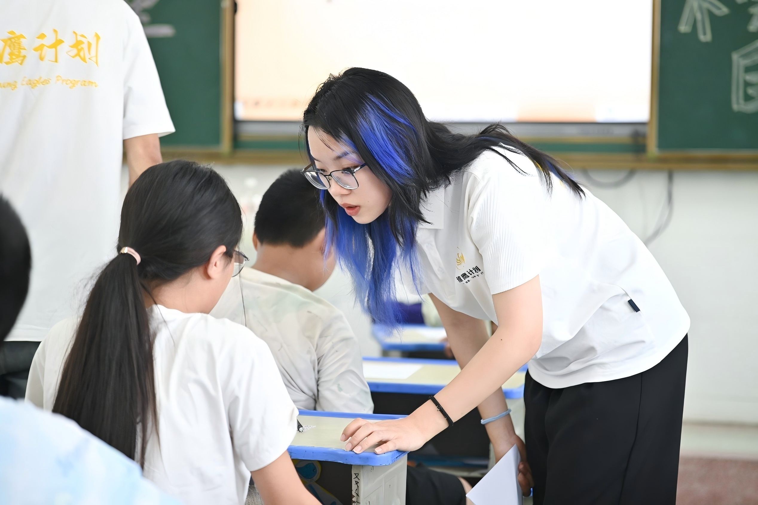 童心向陽·微光成炬——“雛鷹”小隊(duì)用愛點(diǎn)亮心靈成長(zhǎng)路