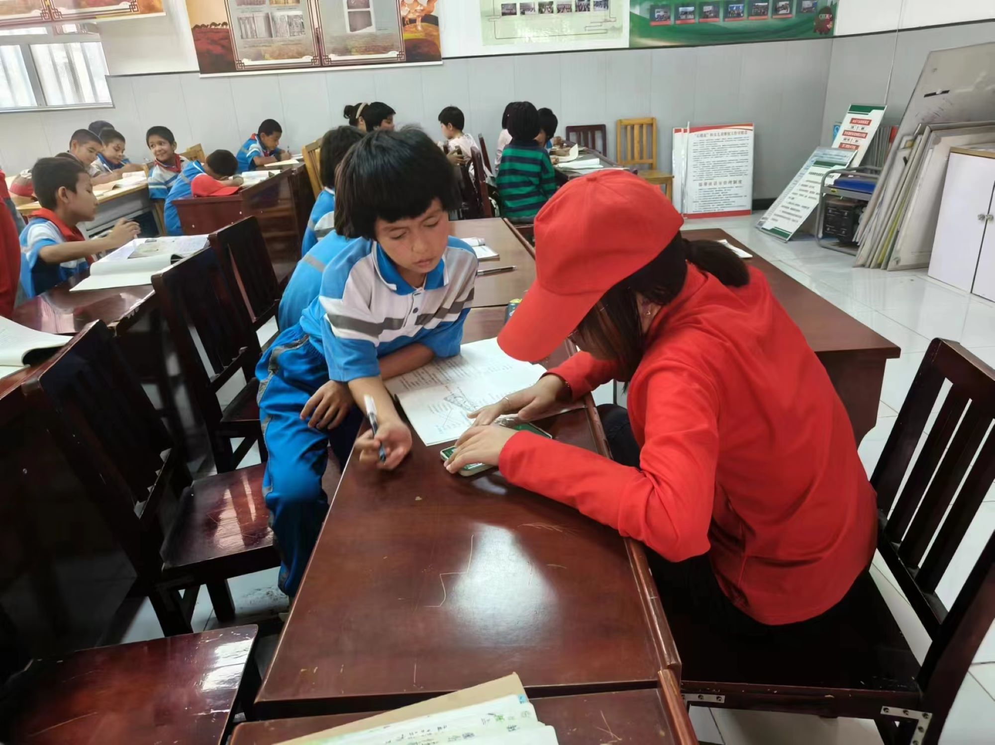 愛心傳遞，知識照亮成長路