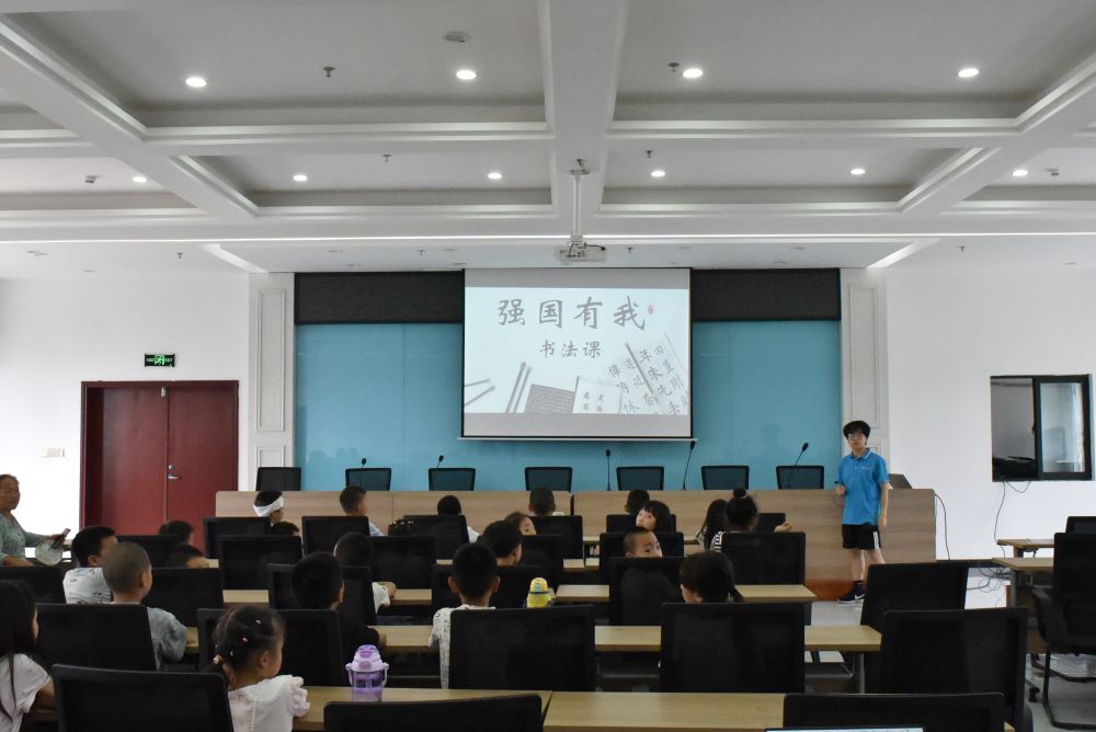 【2024三下鄉(xiāng)】墨香傳情，強(qiáng)國(guó)有我 ——長(zhǎng)江師范學(xué)院馬克思主義學(xué)院“青春星火筑夢(mèng)團(tuán)”開展“大鵝周末課堂”活動(dòng)