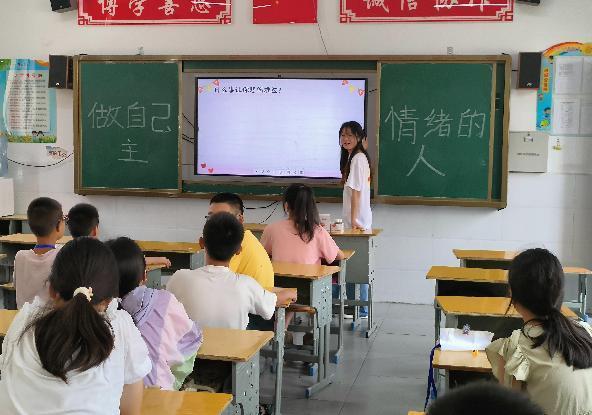 “心靈之光，共繪健康”——武昌理工學院云夢書韻志愿服務隊開展特色心理健康課程