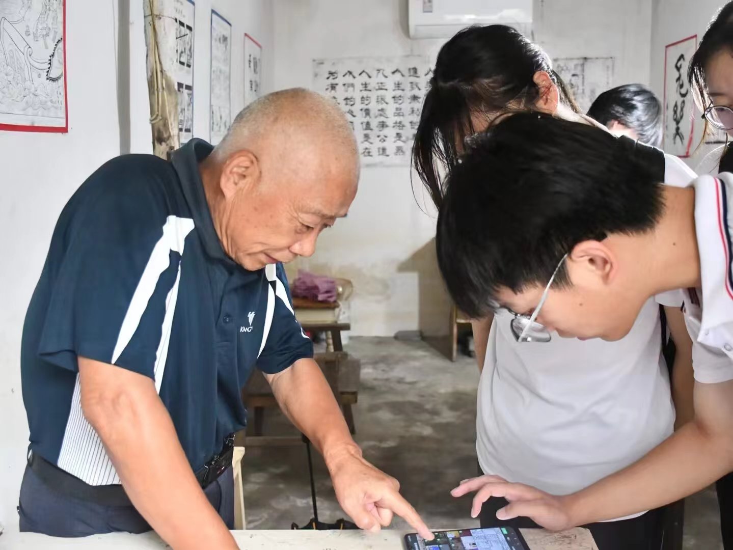 巢湖學院工商管理學院“懿本圖”非遺文化傳承實踐團專訪中國國學名家程華炎