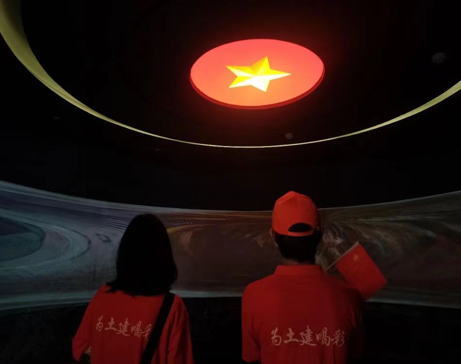覽二七紀念館塔，學中國共產(chǎn)黨史