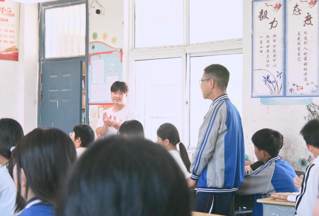 美育下鄉：激活鄉村新活力——經管學院“潁領風番”團隊 2025年暑期“三下鄉”社會實踐活動（五）