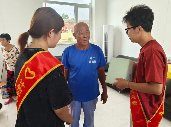 煙大學子走進善集村，用行動傳遞助老溫情