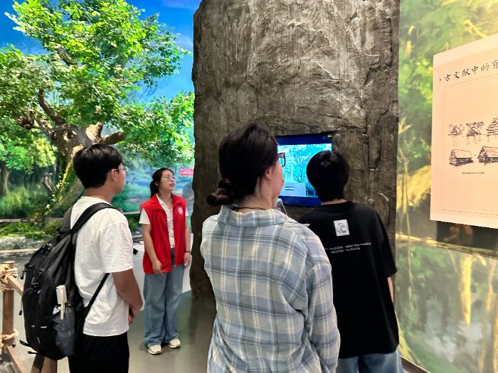 宿州職業(yè)技術(shù)學院計算機信息系學子赴巢湖開展 “青途綠征”三下鄉(xiāng)實踐活動