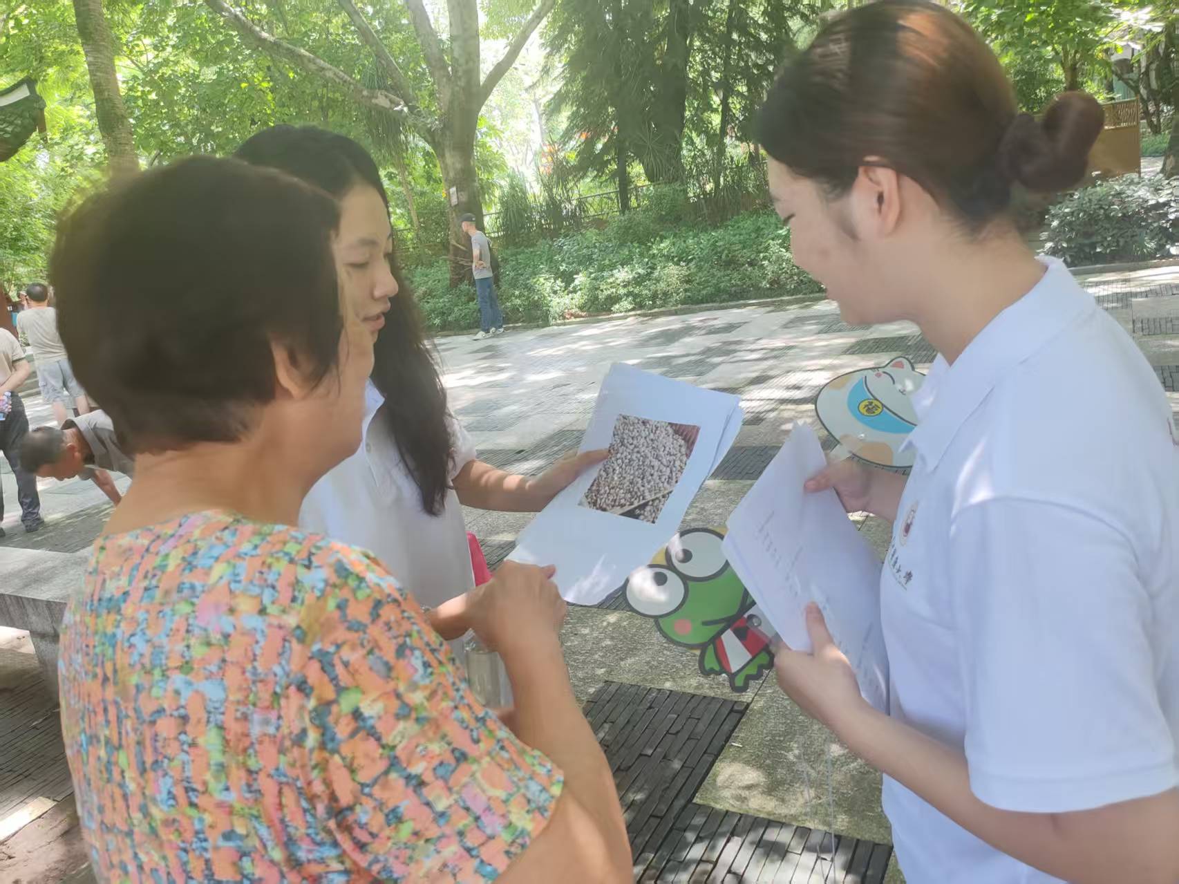 普韻悠揚說本草，桑榆情暖話健康—福建中醫藥大學藥學院“四海同音”實踐隊開展普通話推廣實踐活動