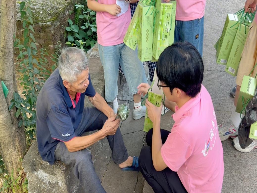 湘南學院實踐隊下鄉：支教播撒知識火種，支醫傳遞藥香溫暖